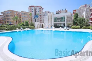 Centric apartment in modernist building