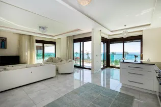 Luxury apartment with sea view in Kestel area