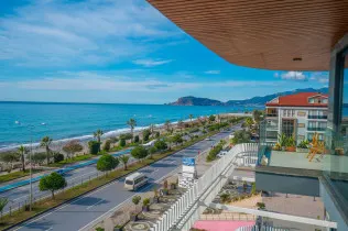 Elegant apartment in Kestel with sea view