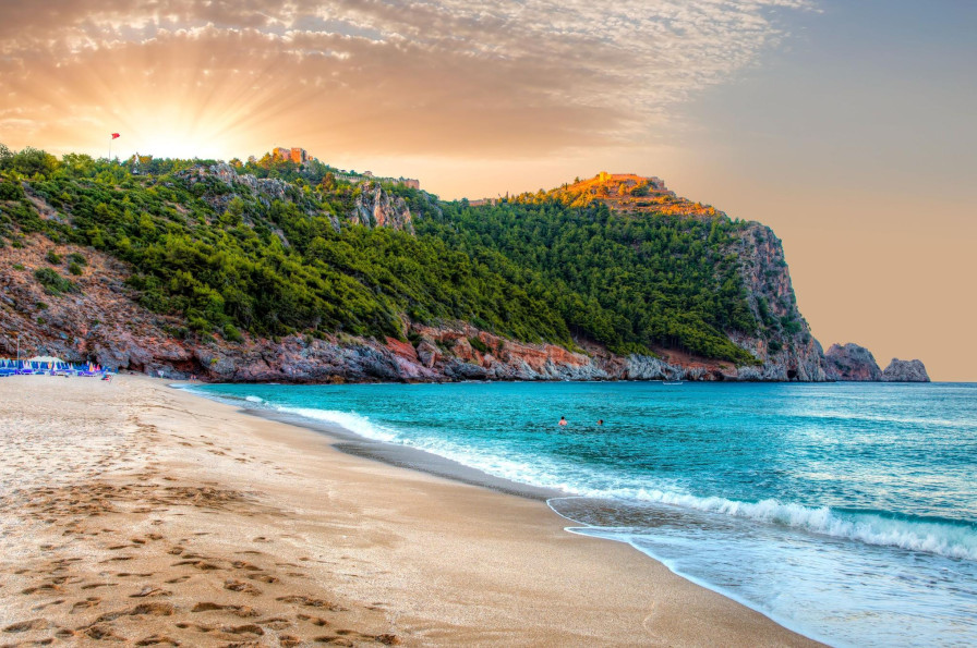 Пляж Клеопатра в Алании — прочитайте какой известный пляж располагается на берегу Средиземного моря в районе Турции